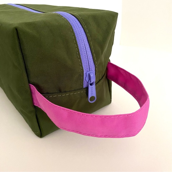 BAGGU • Dopp Kit in Bay Laurel Mix - Picture 3 of 5